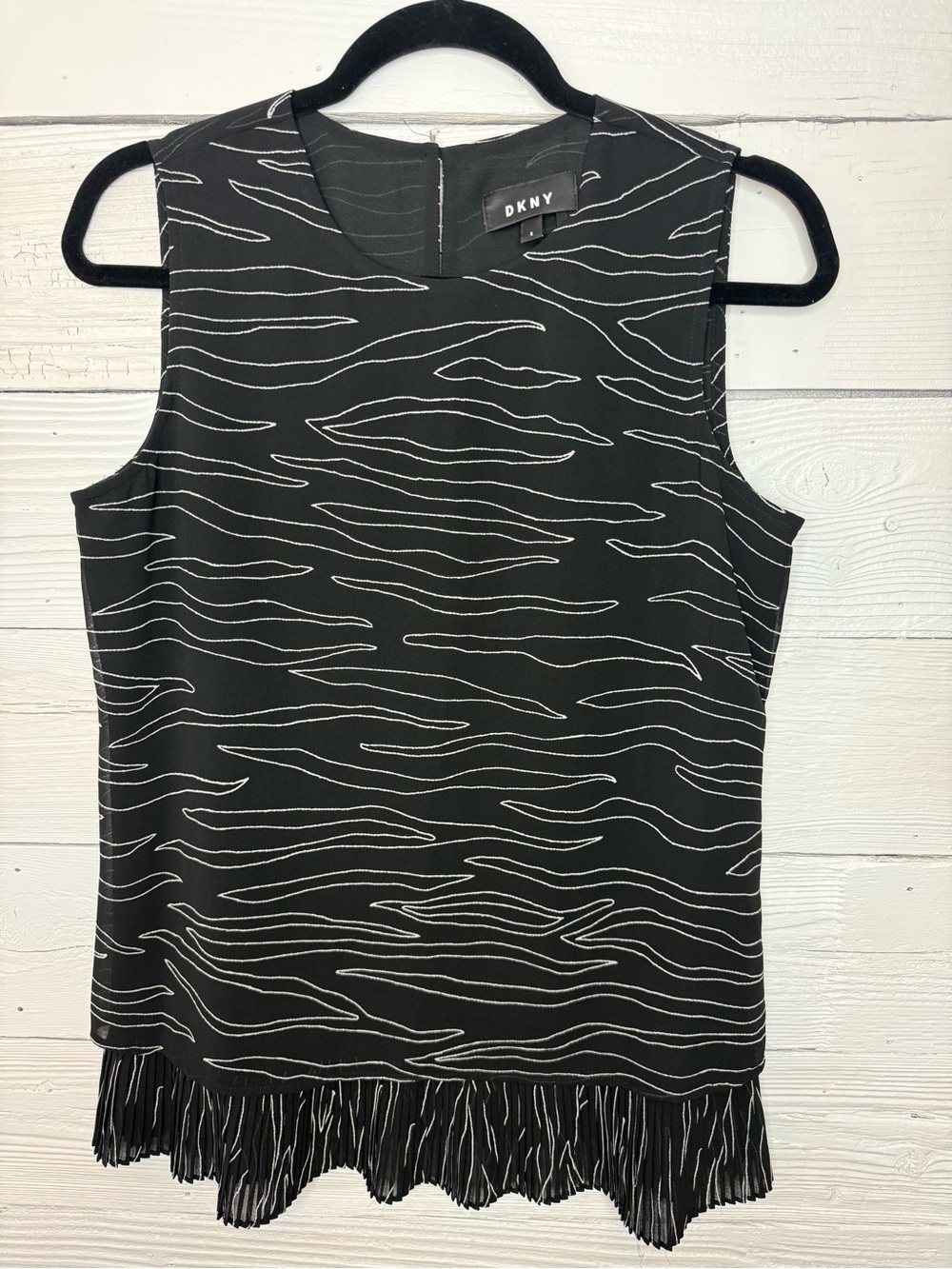DKNY Black Sleeveless ruffle-Hem Top